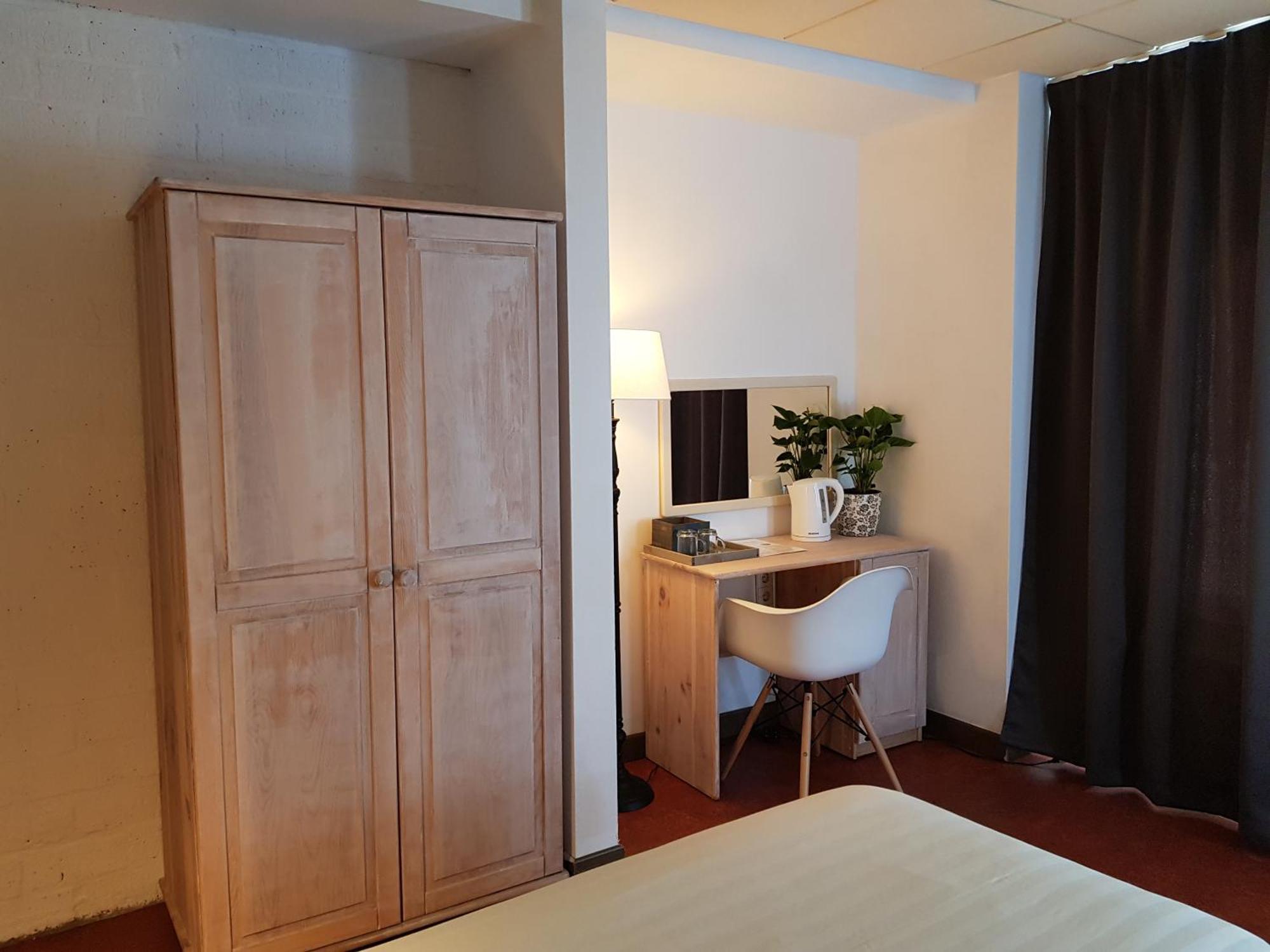 Hotel Le Provencal Sluis Esterno foto